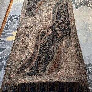 Intricate Paisley Patterned Shawl in Black and Brown